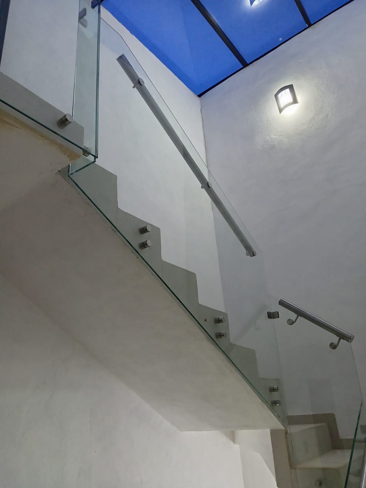 Especificación de terminación de barandal para escalera - Uldalum León Gto