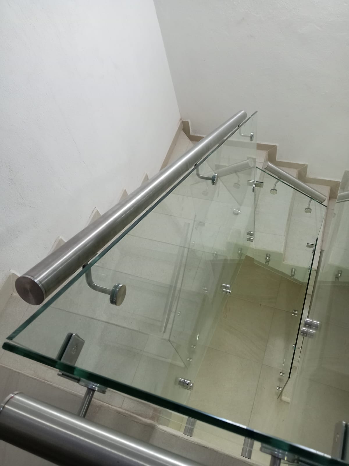 Pasamanos y Barandal de Cristal Templado Visto en Perspectiva Superior - Uldalum León Gto